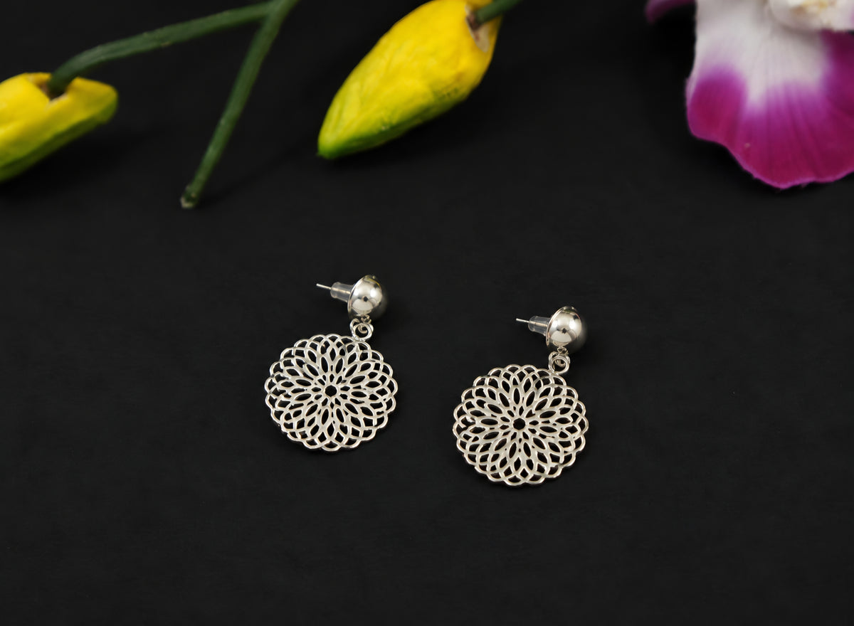Silver Floral Filigree Stud Earrings AD071
