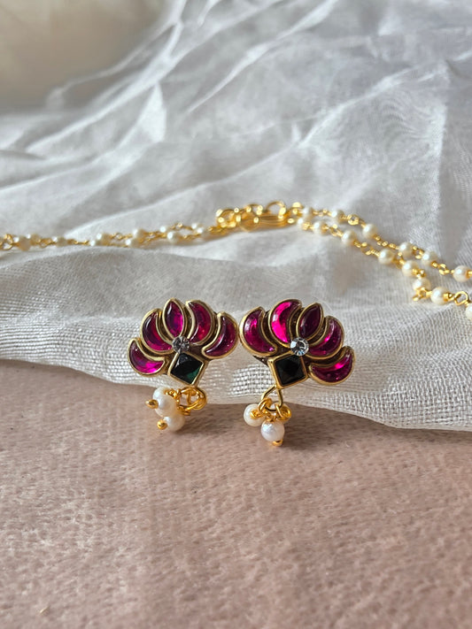 Lotus Necklace choker