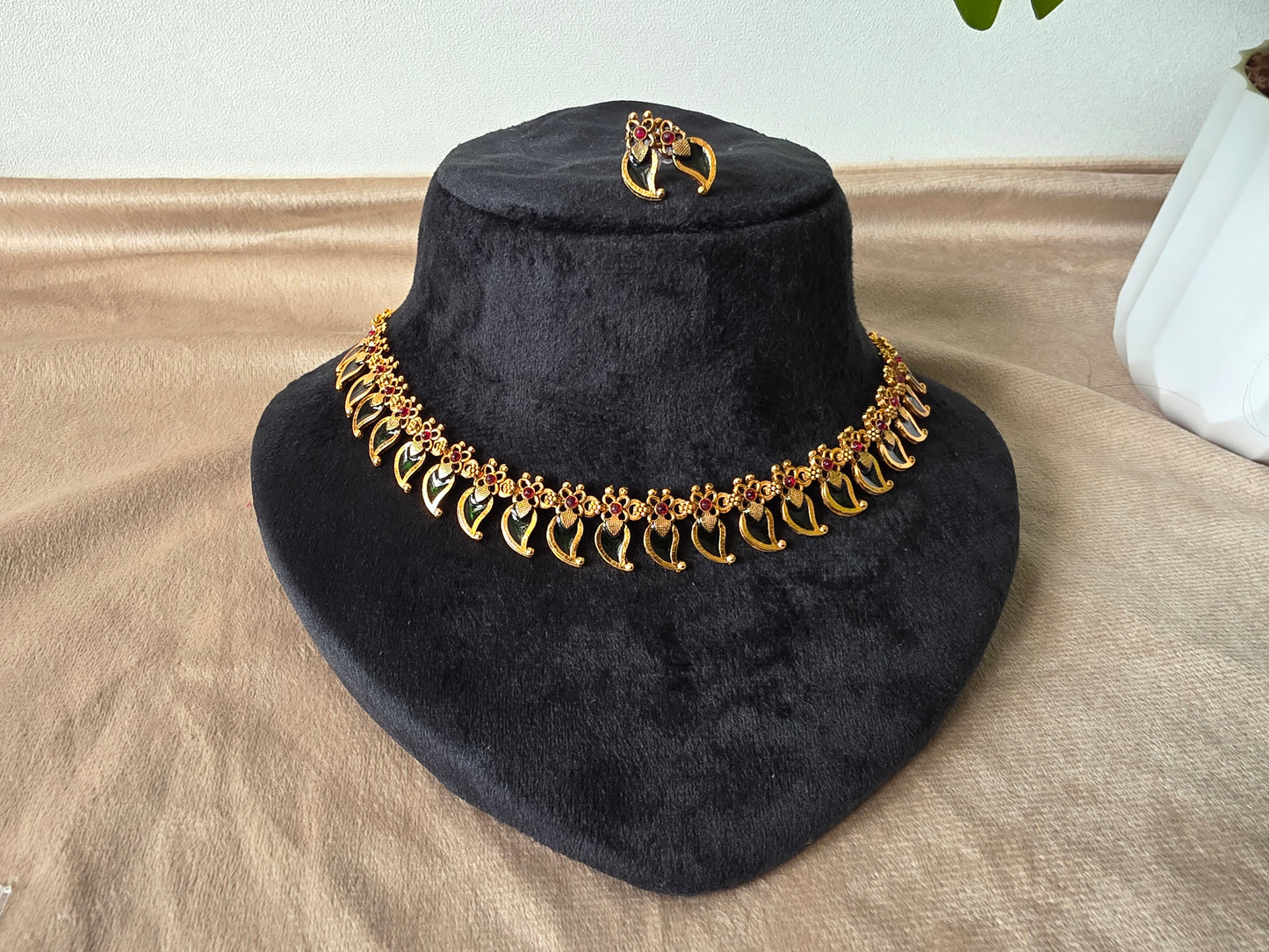 Nagapadam Necklace