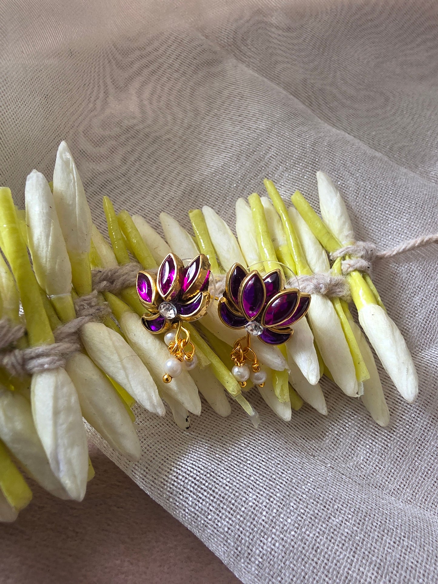 Lotus Necklace choker