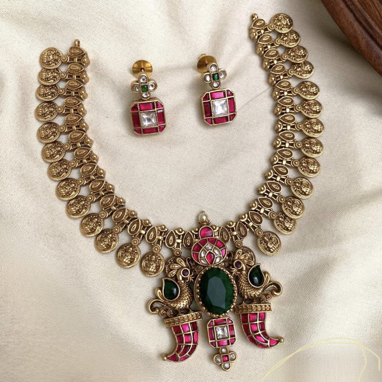 Kamp Stone Peacock Coin Fushion Necklace