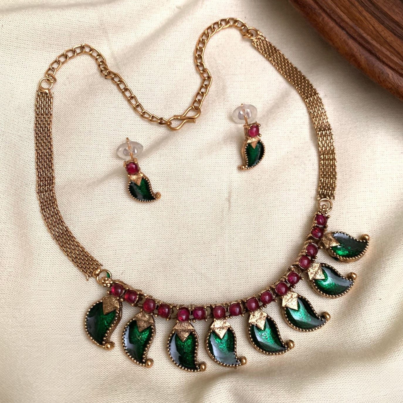 Mango Necklace
