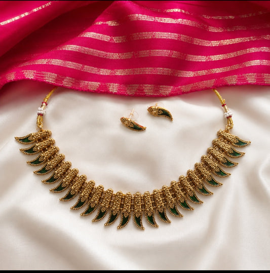 Crescent Shaped Necklace – Traditional Indian Festive Jewellery