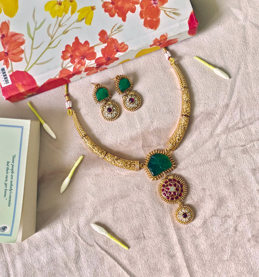 Royal Blossom Necklce