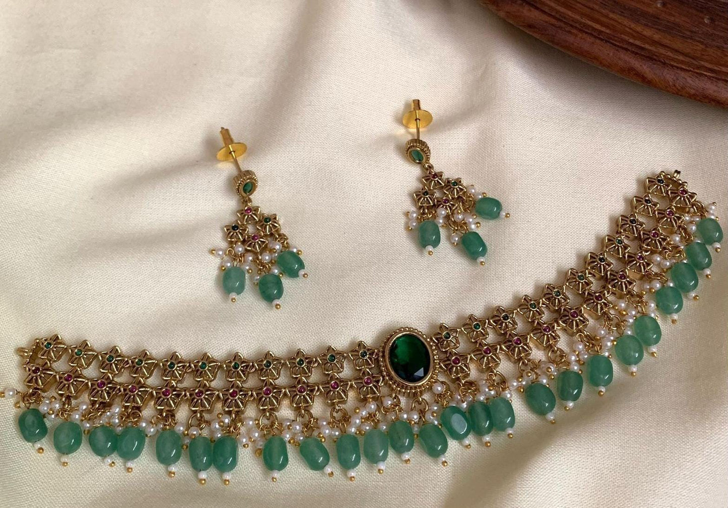 Boby Green Necklace Set