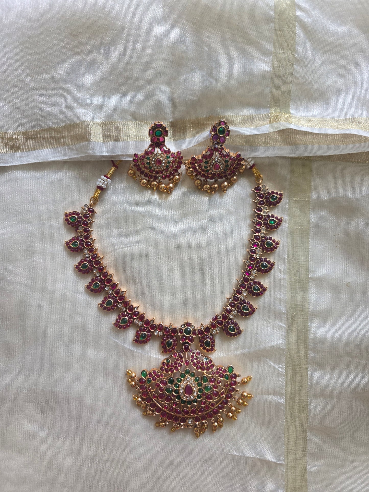 Golden Jadau Kundan Necklace