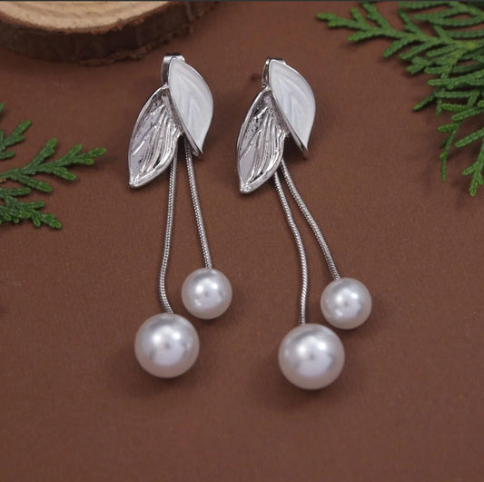 Silver Plated Leaf Pearl Earring