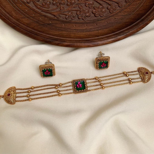 Square Triabal choker