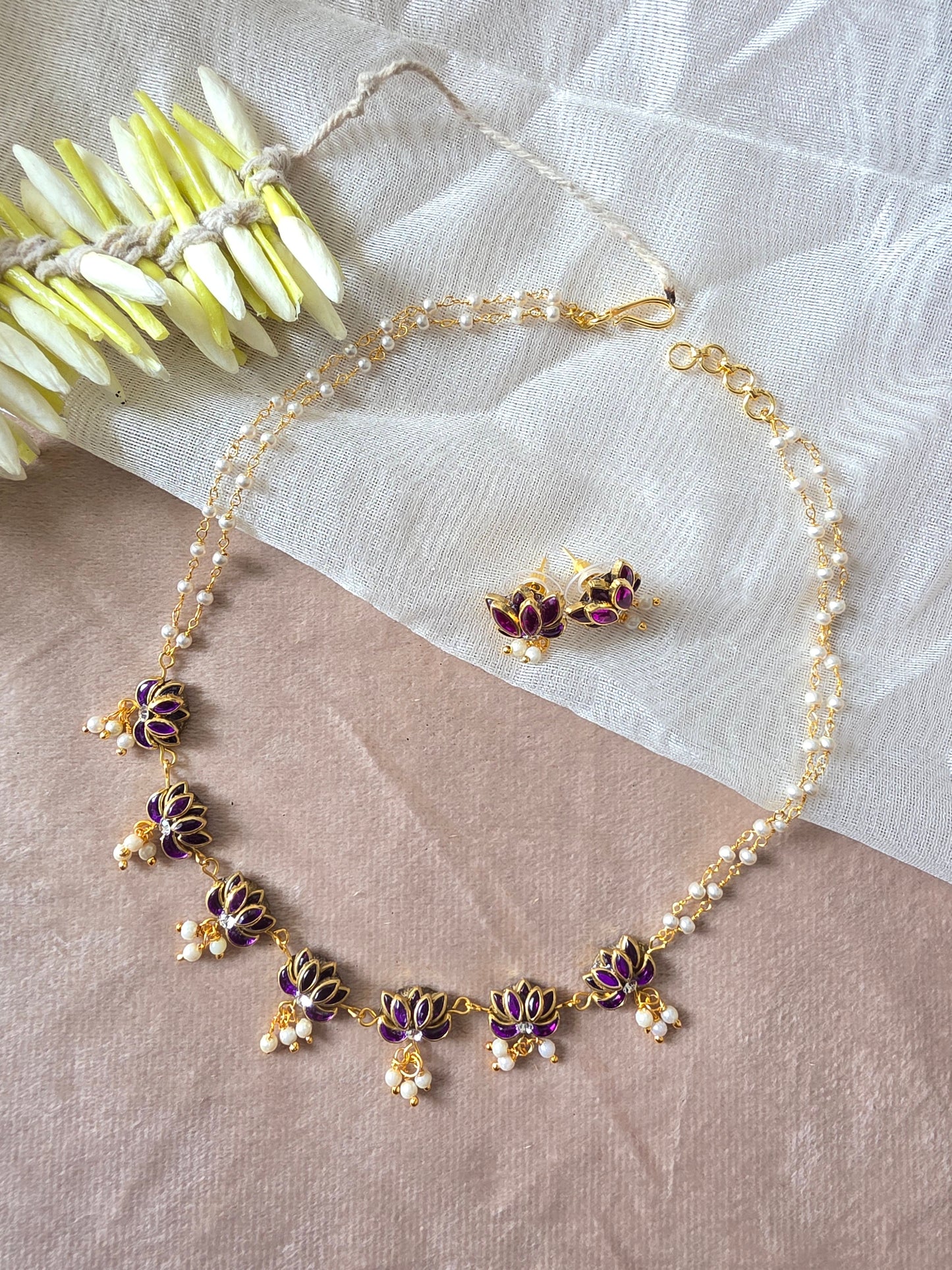 Lotus Necklace choker