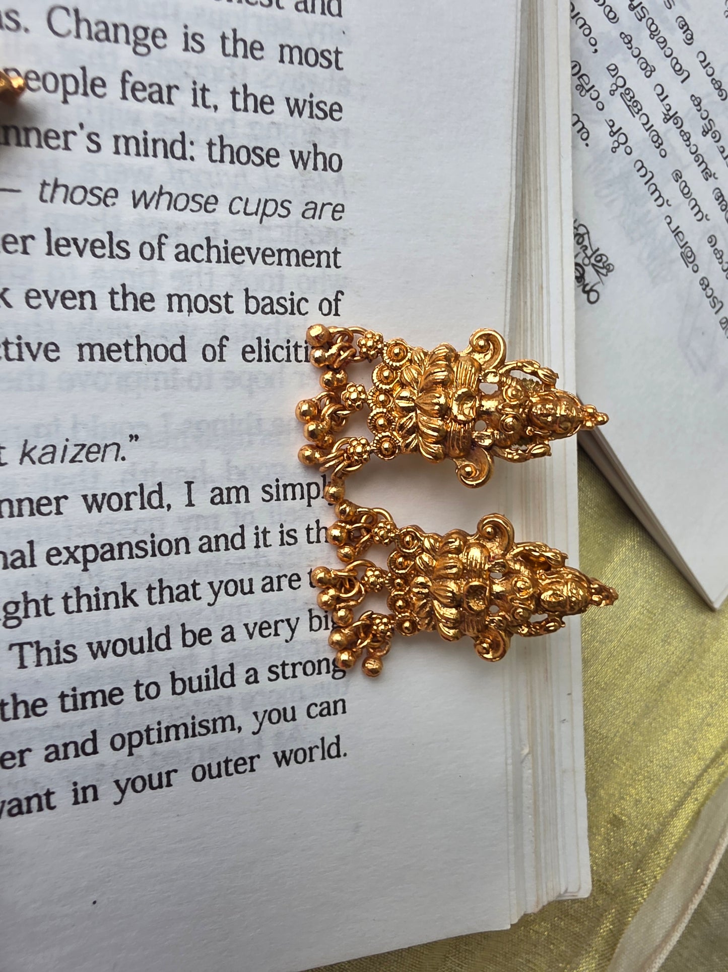 Pearl Lakshmi Choker