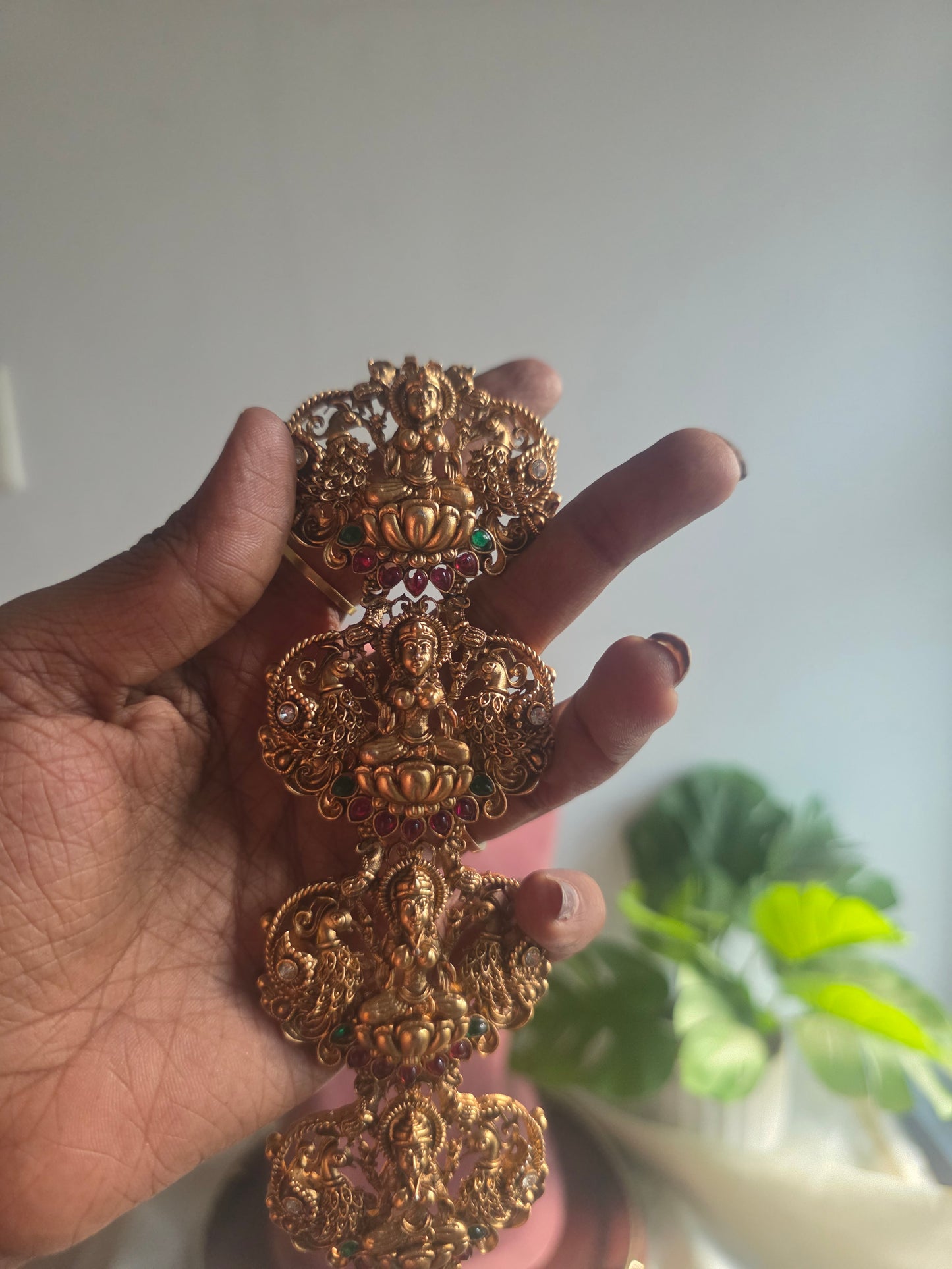 Lakshmi Hair Broch
