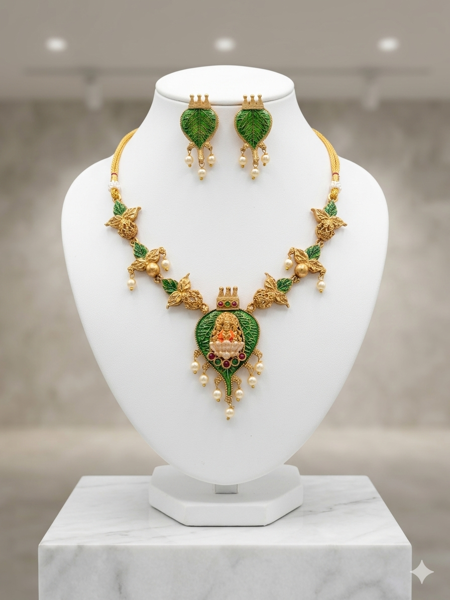 Aalila Necklace