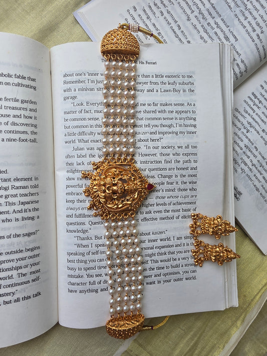 Pearl Lakshmi Choker