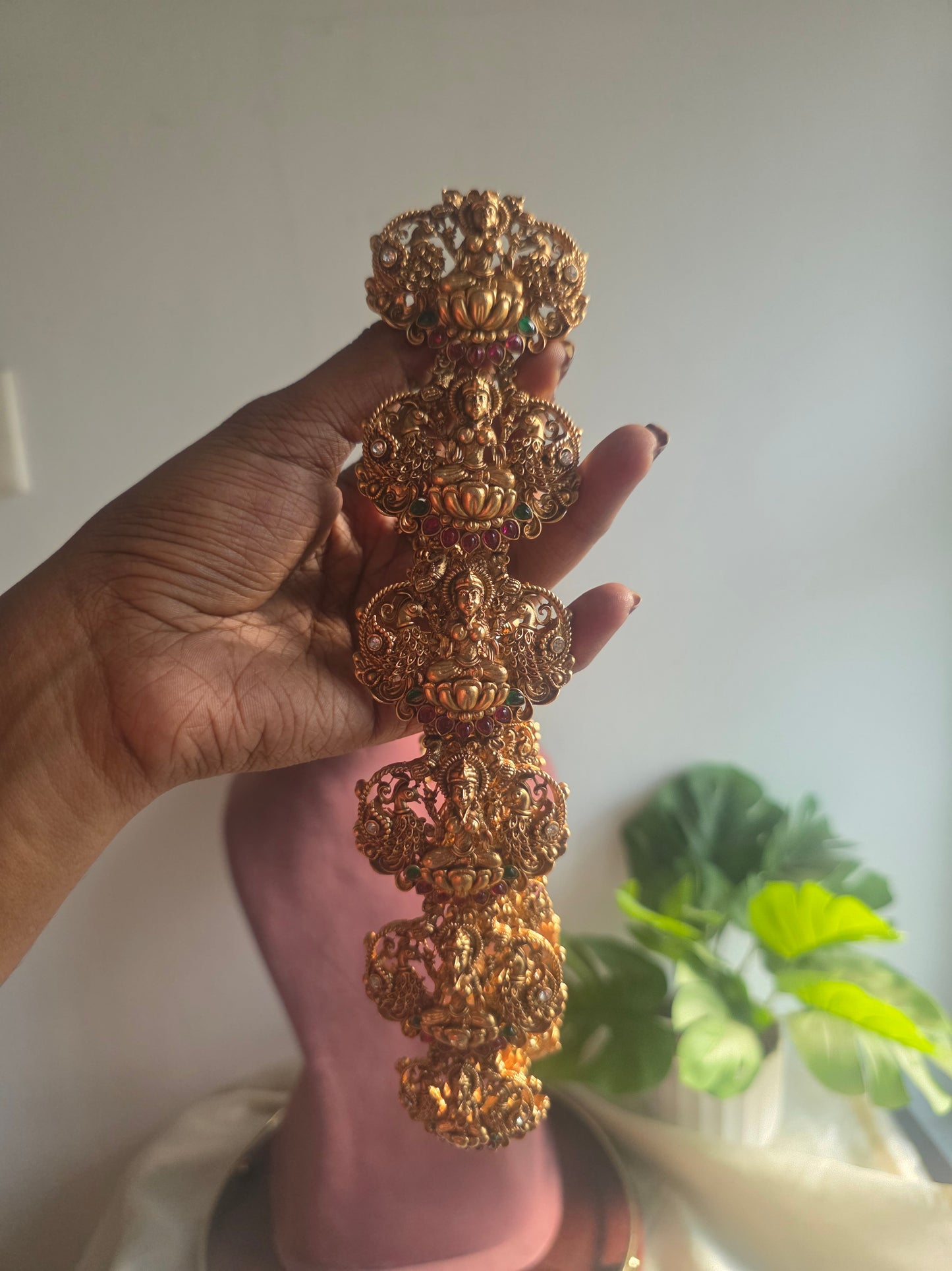 Lakshmi Hair Broch